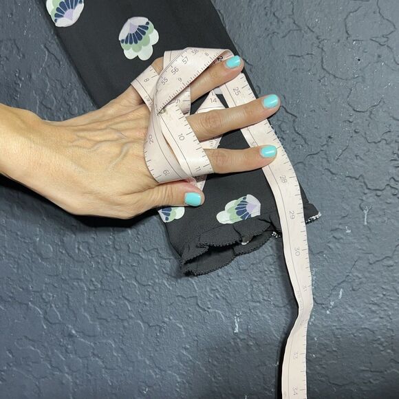 Aritzia Sunday Best Womens Size Small Black Floral Print Long Sleeve Button Down - Picture 12 of 15